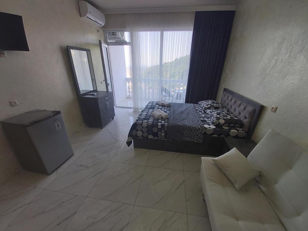 Hotel Zura Palace Kvariati Exteriör bild